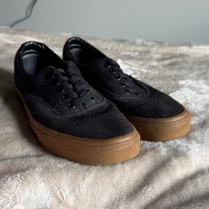 Vans Men's Black and Gum Sole Shoes